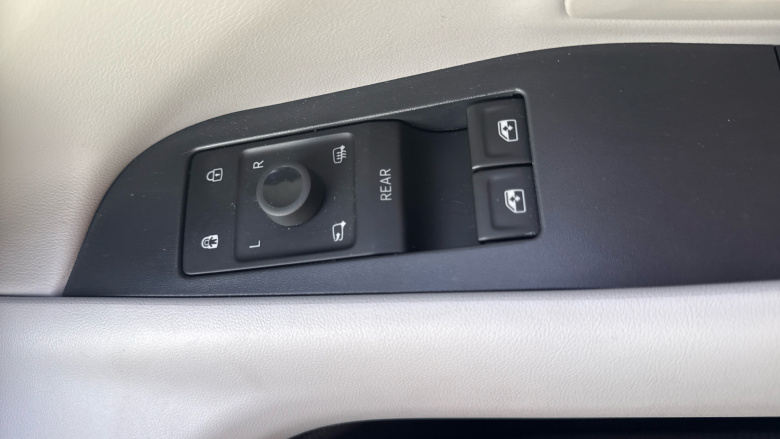 Ford Explorer 250kW Premium 79kWh AWD 5dr Auto Electric Estate